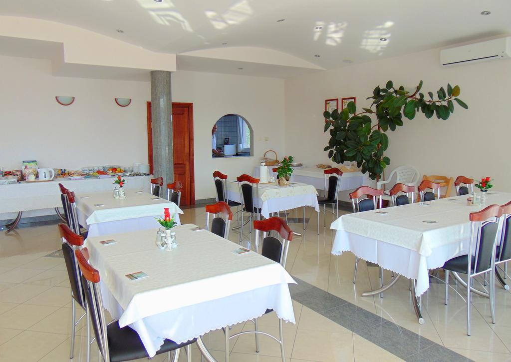 Pansion Kardum Bed & Breakfast บาร์บินเย ภายนอก รูปภาพ